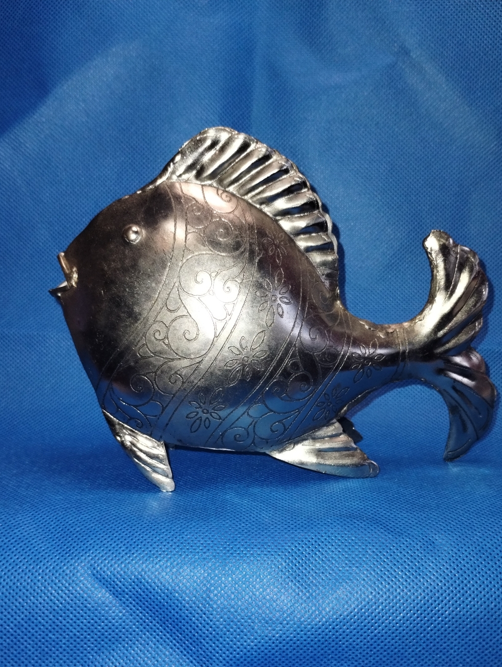 Metal Decorative Fish / Engraved With Beautiful Design